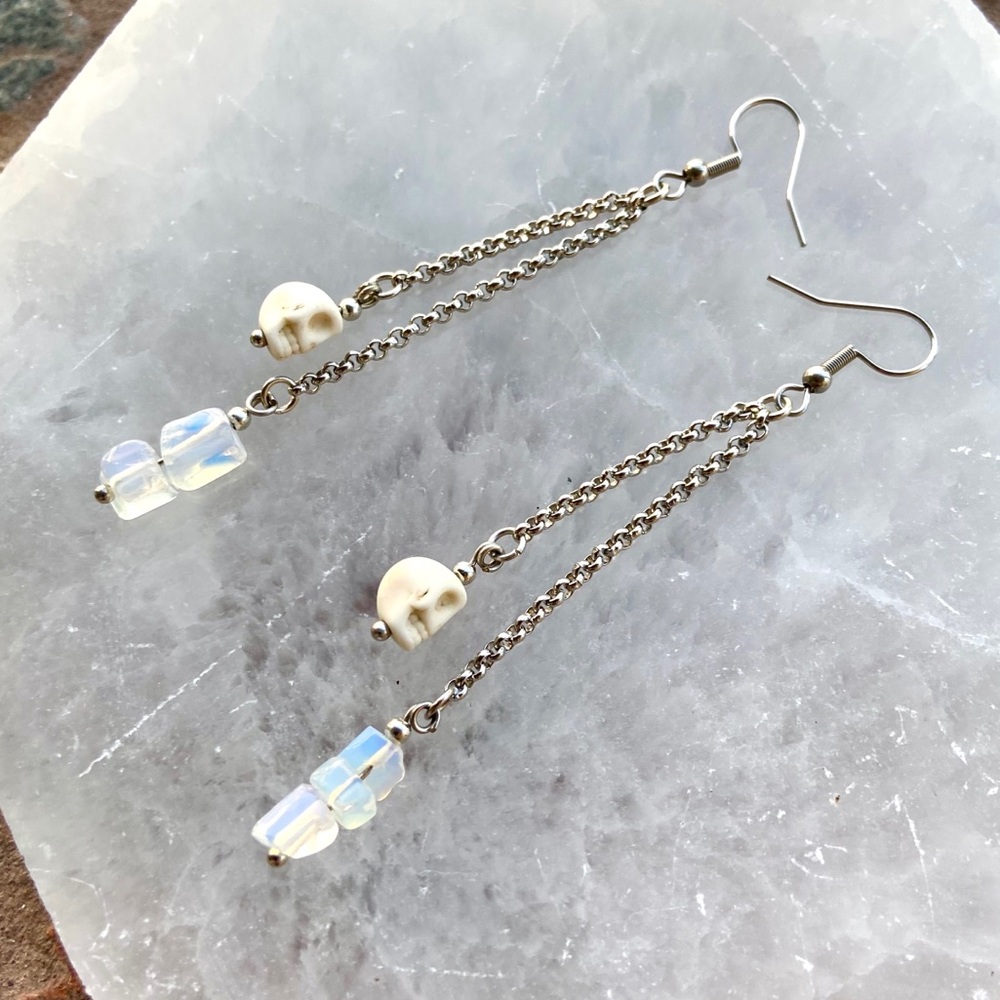 White Skull & opalite stainless steel earrings - Picture 2 of 15